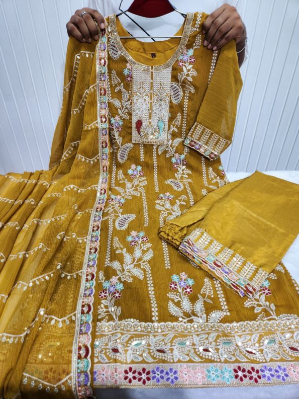 Readymade Three Piece - Image 5