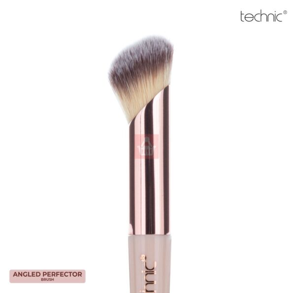 Technic Angled Perfector Brush 10gm