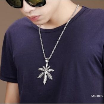 Vintage Stainless Steel Maple Leaf Pendant Necklace for Men MNJ009